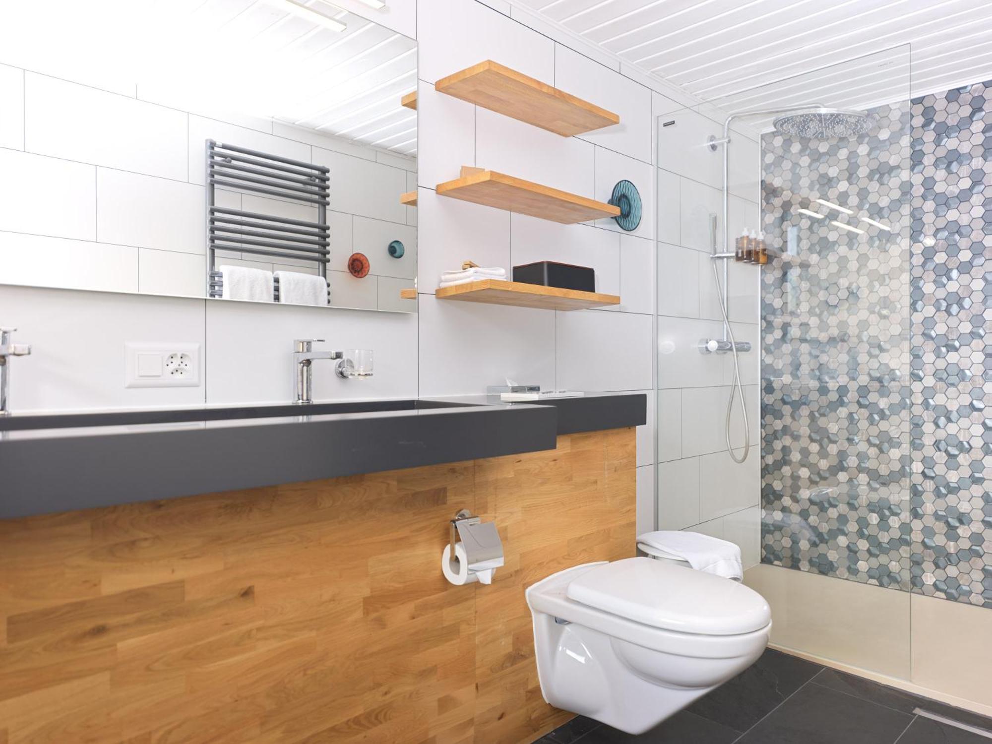 Doppelzimmer mit Bergblick und Balkon
